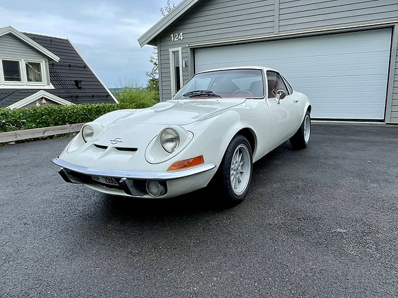 Opel GT 2 of 7