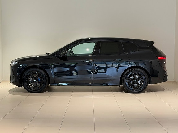 BMW iX 2 of 14