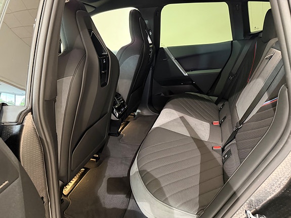 BMW iX 10 of 14