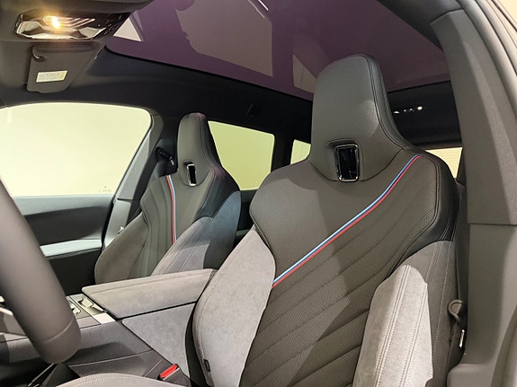 BMW iX 6 of 14