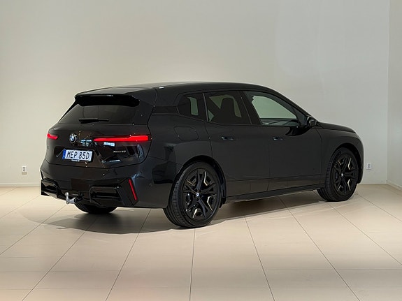 BMW iX 13 of 14