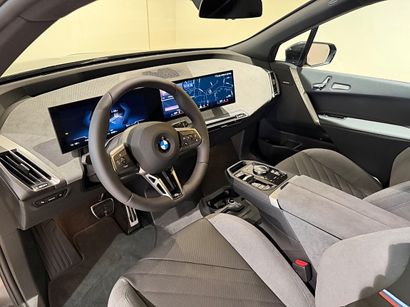 BMW iX 5 of 14