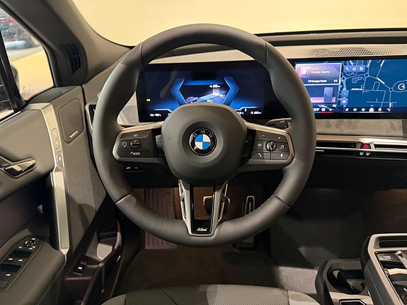 BMW iX 9 of 14