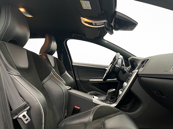 Volvo V60 23 of 30