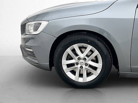Volvo V60 27 of 30