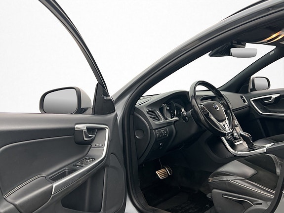 Volvo V60 10 of 30