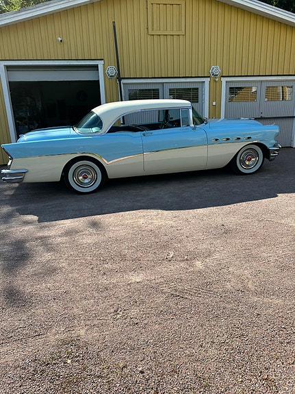 Buick Roadmaster 3 of 7