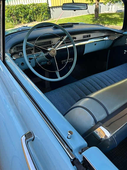 Buick Roadmaster 5 of 7