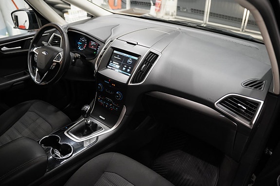 Ford Galaxy 7 of 17