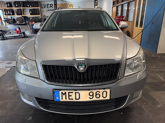 Skoda Octavia 2 of 14