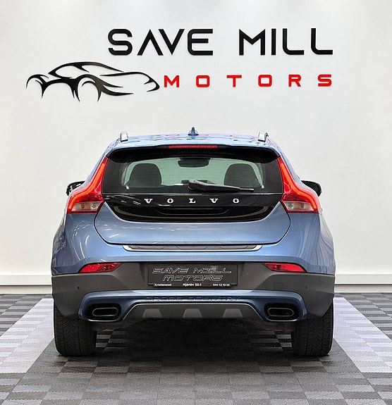 Volvo V40 Cross Country 3 of 11