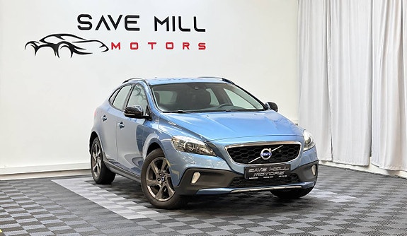 Volvo V40 Cross Country 2 of 11
