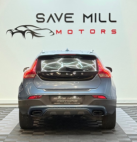 Volvo V40 Cross Country 3 of 11