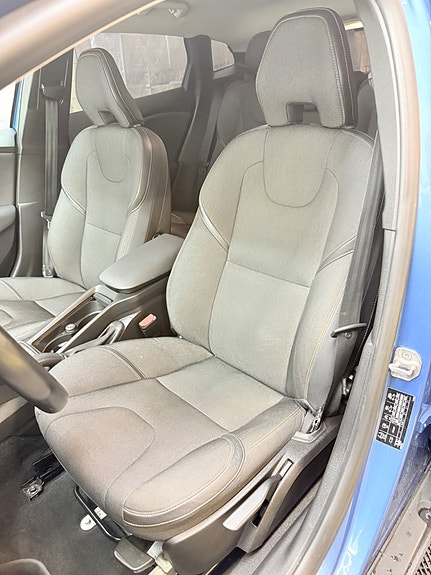 Volvo V40 Cross Country 5 of 11