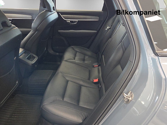 Volvo V90 Cross Country 9 of 16