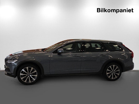 Volvo V90 Cross Country 4 of 16