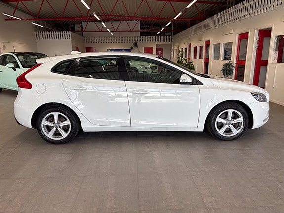 Volvo V40 6 of 12
