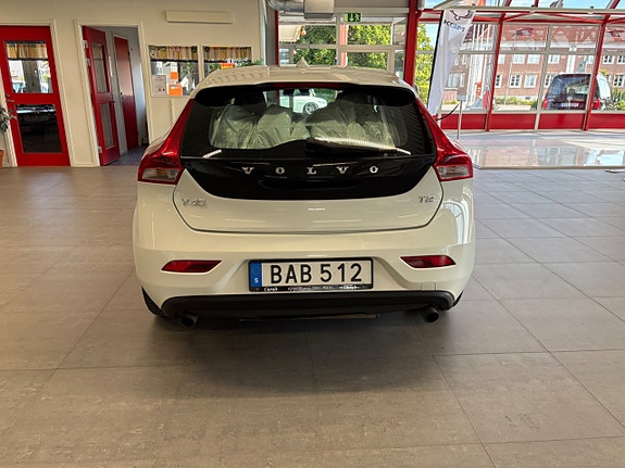 Volvo V40 4 of 12