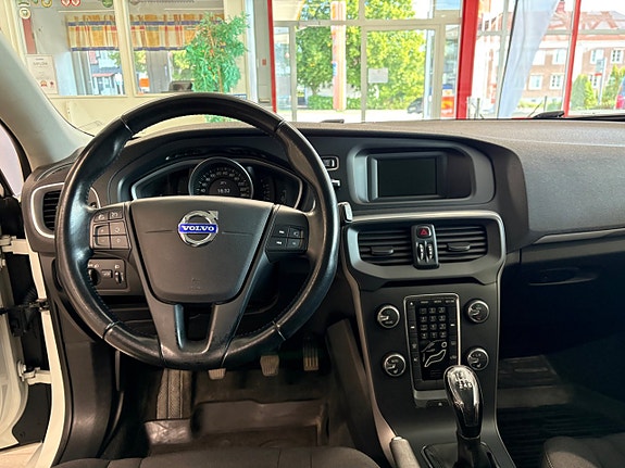 Volvo V40 10 of 12