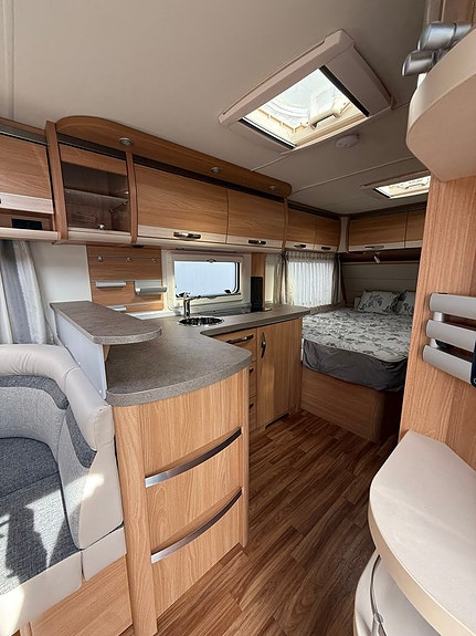 Knaus SÜDWIND 590 FUS 6 of 12