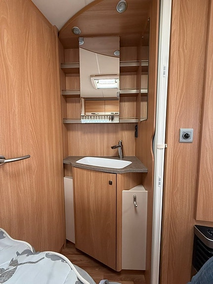 Knaus SÜDWIND 590 FUS 9 of 12