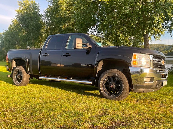 Chevrolet Silverado 2500 3 of 13
