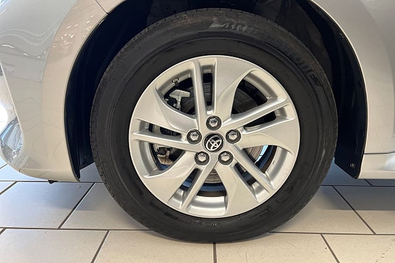 Toyota Yaris 17 of 21