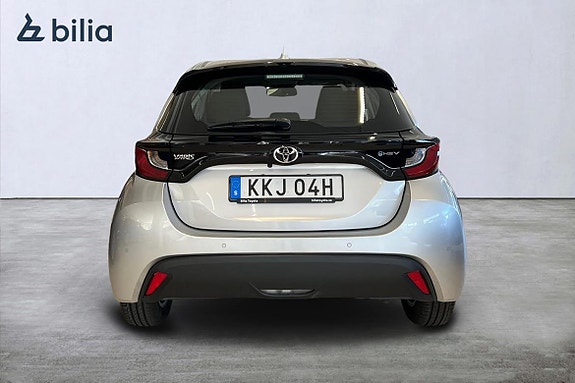 Toyota Yaris 4 of 21