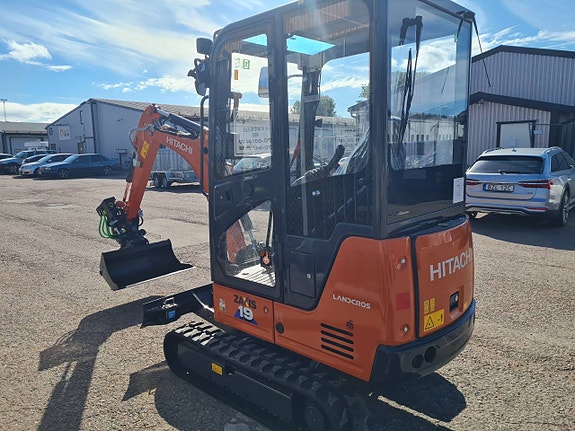 NY MINIGRÄVARE HITACHI ZX19-6 inkl. Steelwrist Rotortilt 3 of 7