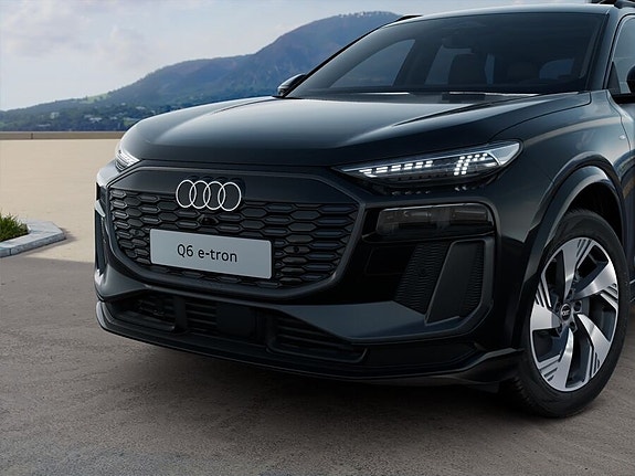 Audi Q6 e-tron 3 of 11