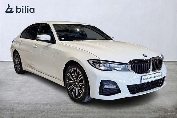 BMW 320i 20 of 22