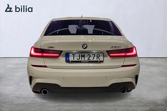 BMW 320i 5 of 22