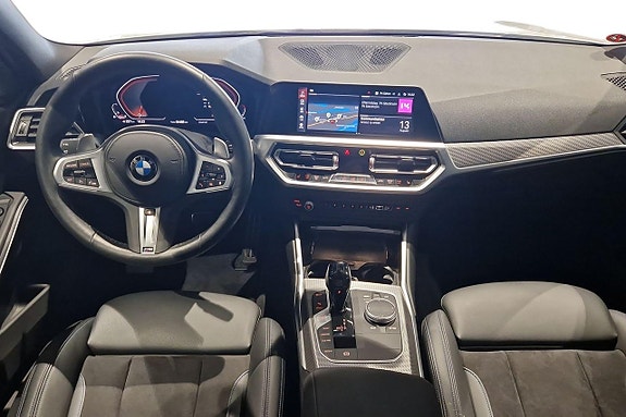 BMW 320i 10 of 22