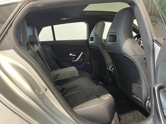 Mercedes-Benz CLA250 e 13 of 27