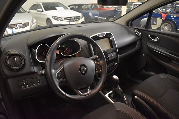 Renault Clio 15 of 16