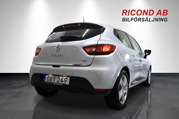Renault Clio 12 of 16
