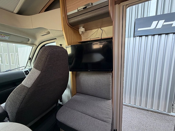 Knaus R16 TI 700 Queensbed 2900mil Scandinavian Selection Alde 23 of 30