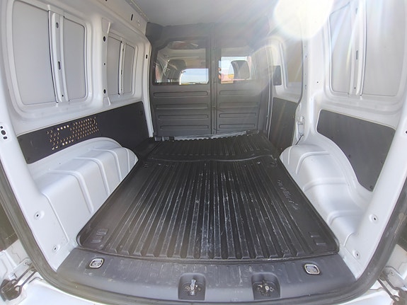 Volkswagen Caddy 9 of 9