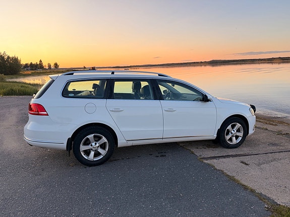 Volkswagen Passat 9 of 16