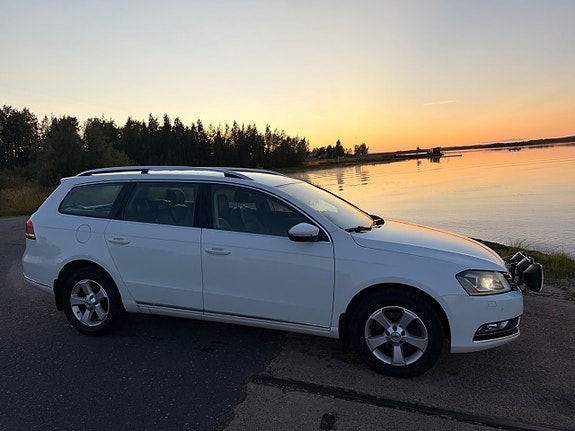 Volkswagen Passat 8 of 16