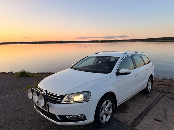 Volkswagen Passat 3 of 16