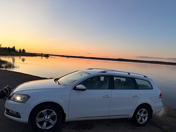 Volkswagen Passat 4 of 16