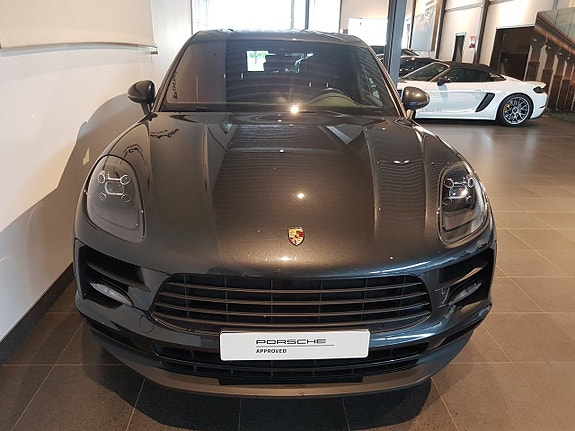Porsche Macan S 3 of 10