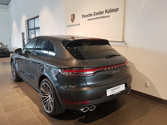Porsche Macan S 4 of 10