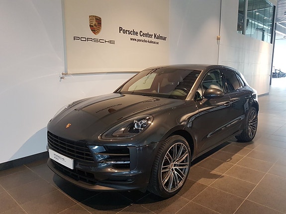 Porsche Macan S 2 of 10