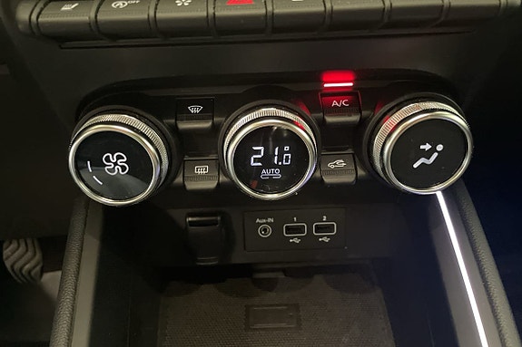 Renault Clio 14 of 15