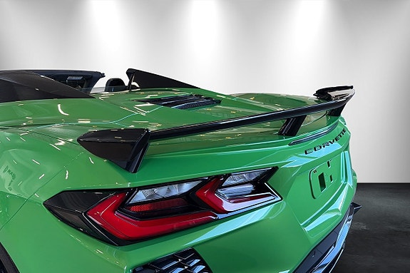 Chevrolet Corvette 16 of 18