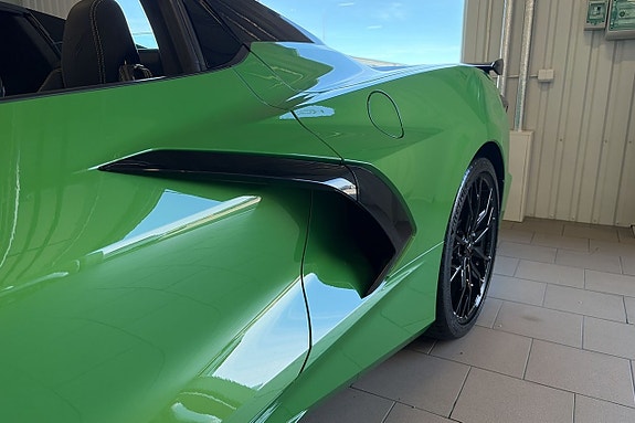 Chevrolet Corvette 13 of 18
