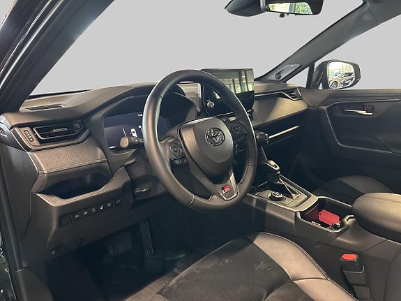 Toyota RAV4 13 of 18