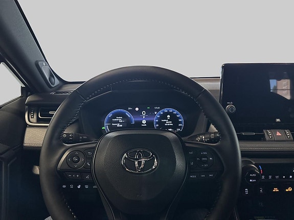 Toyota RAV4 14 of 18